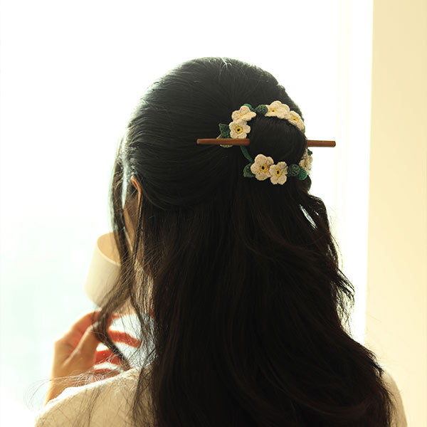 Daisy Crochet Hair Tie